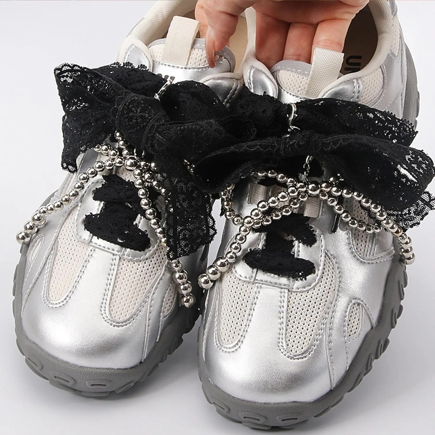 4 Pcs Pearls Bowknot Shoe Charms, Pearls Beaded Bow Shoe Lace Charms with Clasp Shoe Decoration Charms Shoe Jewelry for Women Girl DIY Casual Shoe Lace Charms Accessories