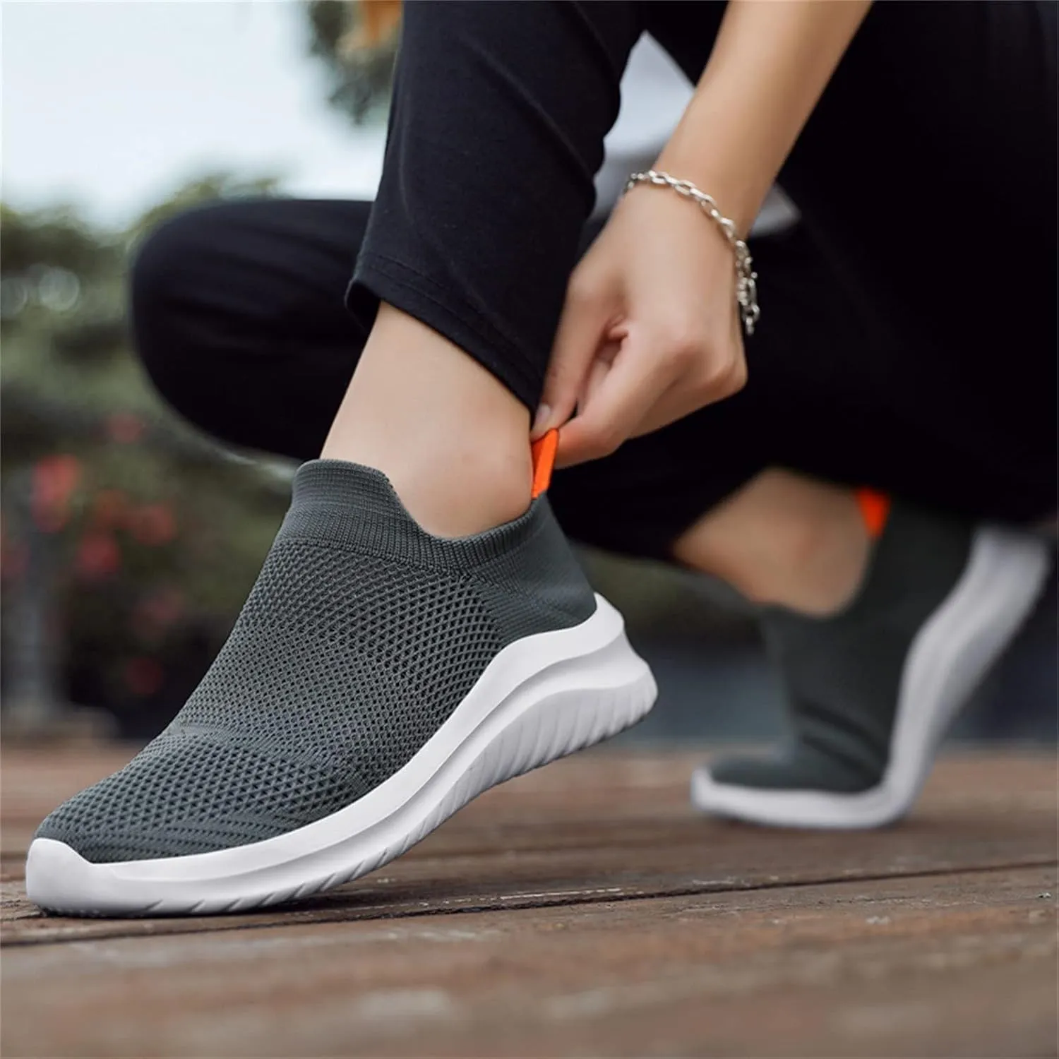 Athletic Shoes Women Slip On Running Shoes Non Slip Walking Shoes Lightweight Workout Shoes Breathable Fashion Sneakers