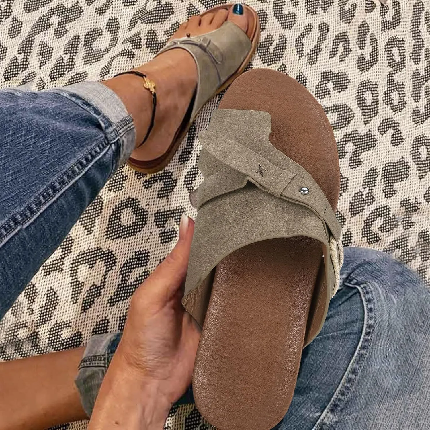 Eduavar Sandals for Women Dressy Summer, Flat Sandals for Women Summer Ring Toe Flip Flops Breathable Travel Beach Sandals