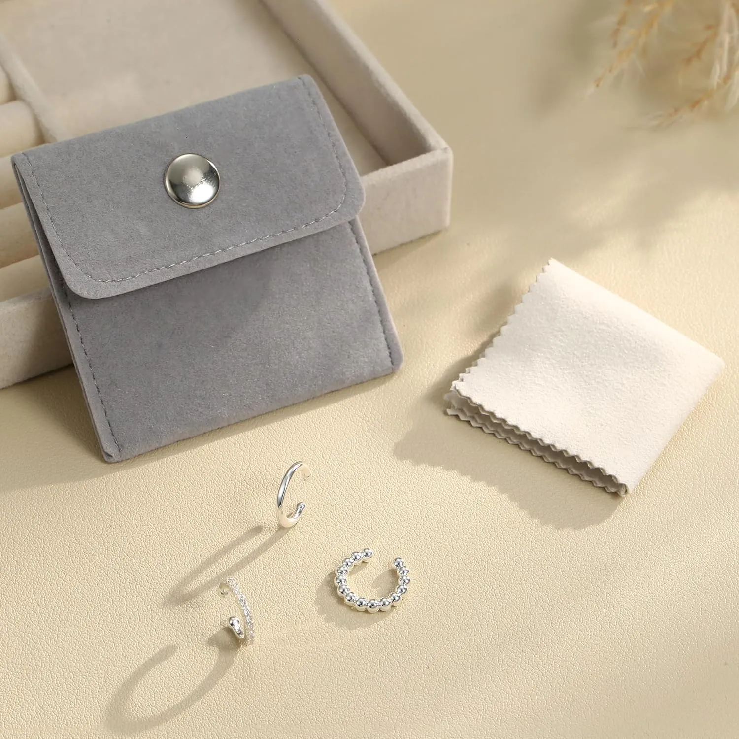 LOYALLOOK Ear Cuff Earrings for Women 14K Gold Plated Ear Cuffs Non Piercing Clip on Cartilage Earring Trendy Fake Earrings Hypoallergenic Huggie Hoop Clip Cuff Earring Lightweight